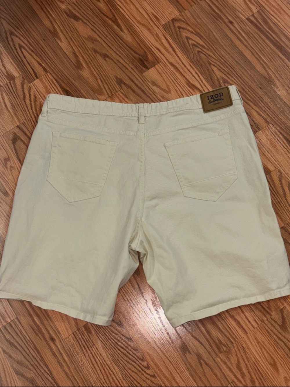 Izod Light Yellow Flat Front Men's Shorts, classic fit, 40 - Picture 6 of 7